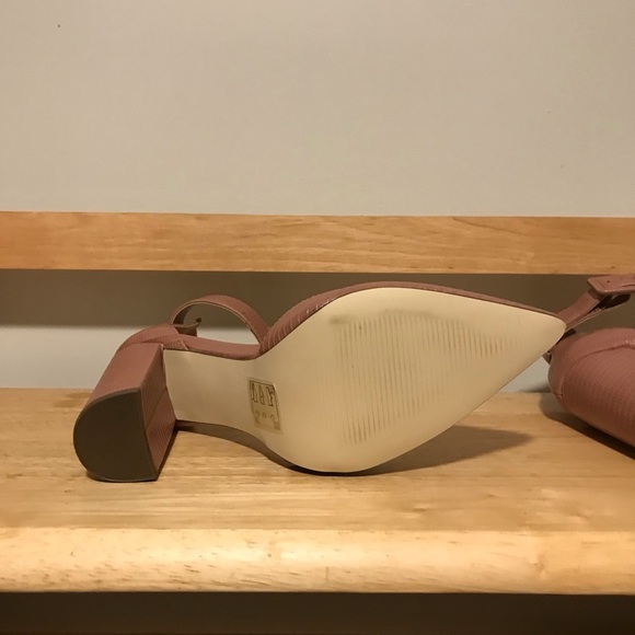 ☀️ 🌻 NEW! Call It Spring Jonieb Block Heels - Picture 5 of 12